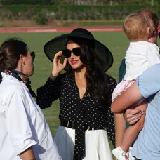 Meghan podporila princa Harryho na turnaji v póle