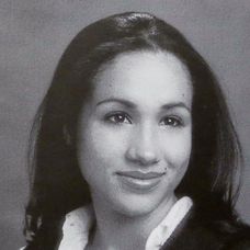 Meghan Markle na fotke z maturitného tabla