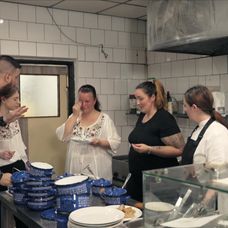 Na nože - Veľký večer v reštaurácii U mamy