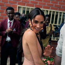 Princ Harry s Meghan na turné v Nigérii: Akoby z kráľovskej rodiny neodišli