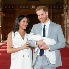 Vojvoda a vojvodkyňa zo Sussexu ukázali syna