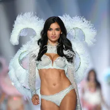 Kelly Gale 