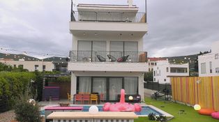 V Party Shore to nezvládol: Skončil na dne bazéna