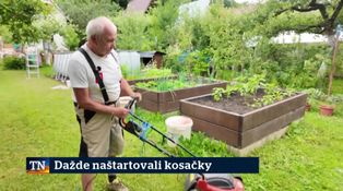 Dažde naštartovali kosačky