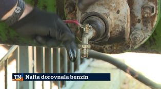 Nafta dorovnala benzín