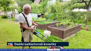 Dažde naštartovali kosačky