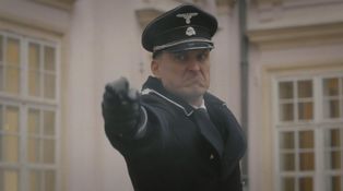 Walter uvidel Heidi pri Richardovi a neváhal