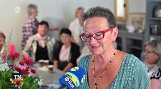 Ľudí vítajú čajom a bylinkami