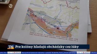 Pre kolóny hľadajú obchádzky cez lúky