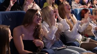 Bývalá nevesta prekvapila divákov na premietaní Ruže pre nevestu v Prievidzi