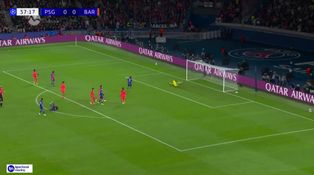 Futbal si nezahrá minimálne pól roka
