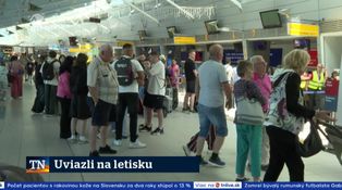 Uviazli na letisku