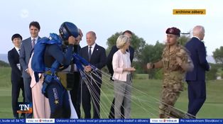 Summit G7 nielen o politike