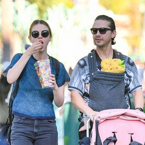 Mia Goth a Shia LeBeouf sa rozvádzajú