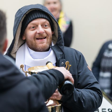 Ľuboš Kostelný v seriáli Svätý Max ako farár 