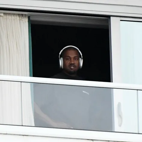 Ye