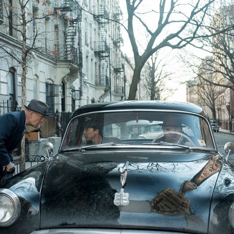 Edward Norton a Willem Defoe vo filme Sirota Brooklyn