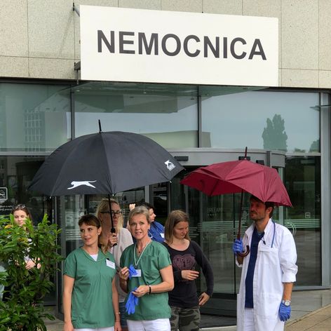 Kristína Madarová, Dana Košická a Milo Král na nakrúcaní.