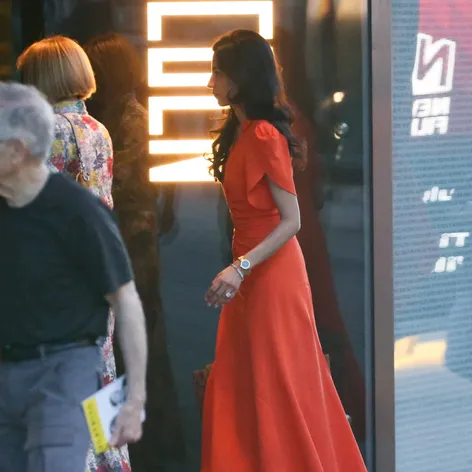 Huma Abedin a Alex Soros sa zasnúbili, prsteň je veľkolepý