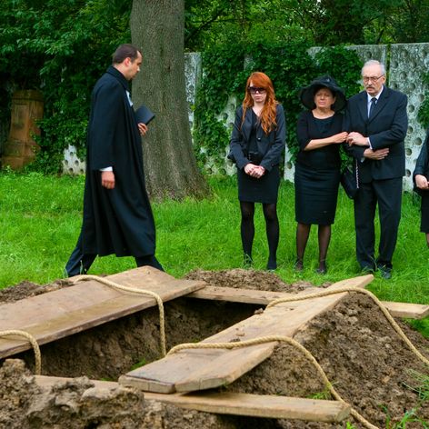 Pohreb Michala v Ordinácii v ružovej záhrade
