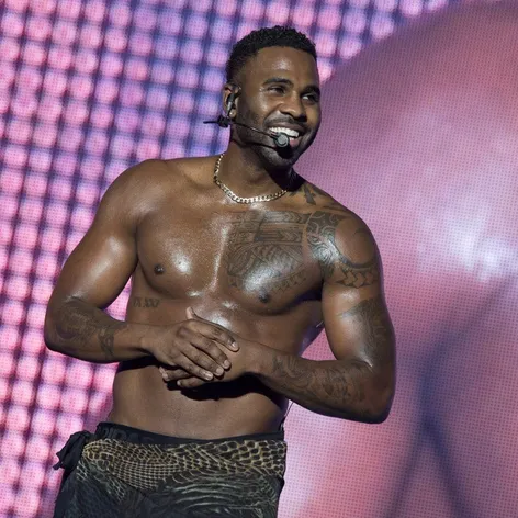 Jason Derulo počas koncertu v rámci 2Sides World Tour