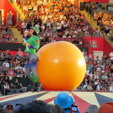 Turné kapely Take That s názvom Circus.