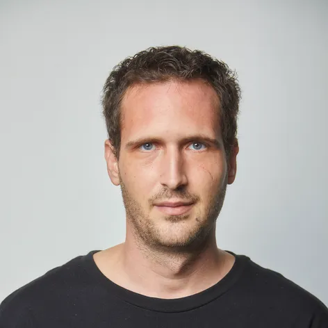 Jana bude na klavíri sprevádzať Marián Čekovský.