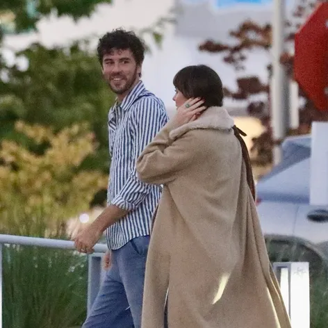 Dakota Johnson po údajnom rozchode s prsteňom na ruke