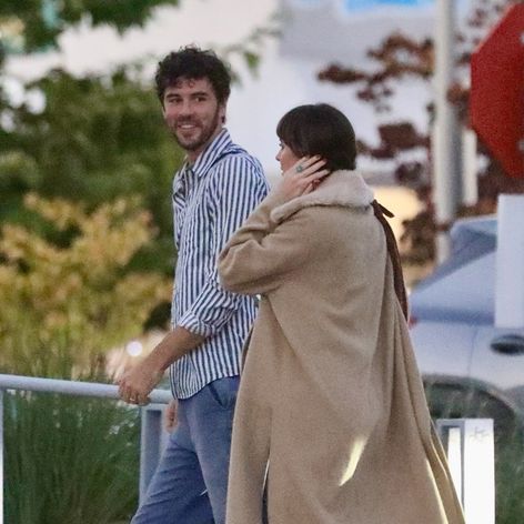 Dakota Johnson po údajnom rozchode s prsteňom na ruke