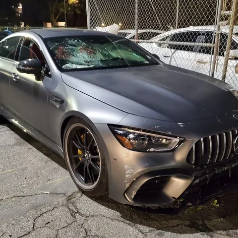 Auto podľa zdrojov TMZ šoféroval Pete Davidson