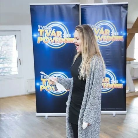 Lina Mayer počas skúšky s Miňom Kerešom