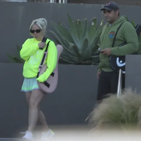 Lady Gaga je vraj tehotná