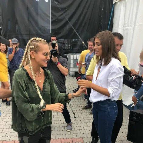 Archívne zábery: Stretnutie Dary Rolins a Jasminy Alagič na DOD!