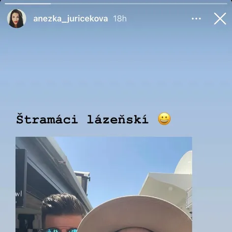 Anežka a Tomáš si užívajú Grécko.