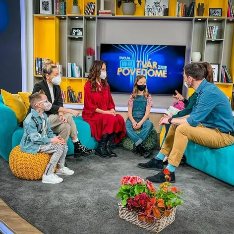 Peťko s Dominikou Mirgovou a Katka s Máriou Podhradskou v Teleráne