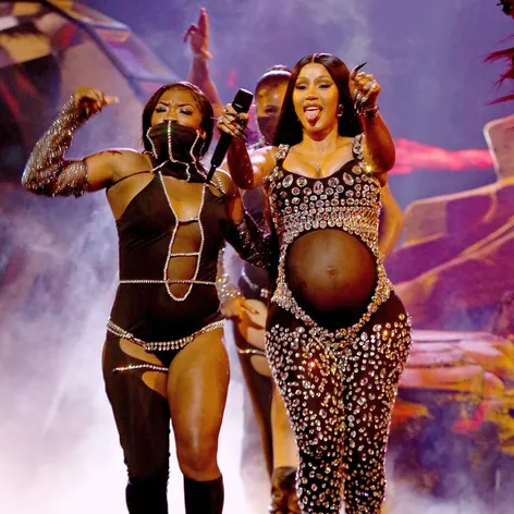Cardi B s tehotenským bruškom