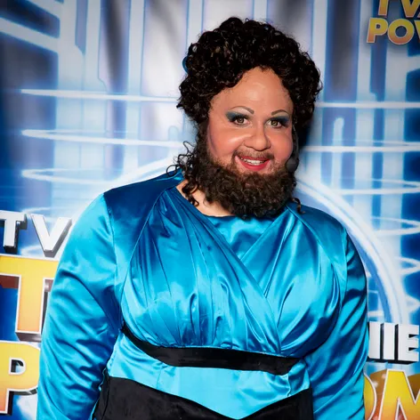 Dárius Koči ako Kealy Settle z filmu The Greatest Showman.