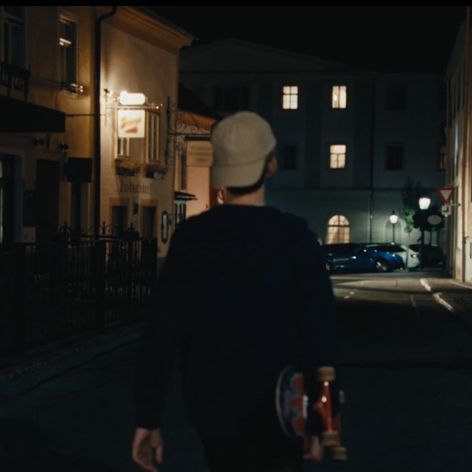 Tomáš urobil pre svojho kamaráta odvážnu vec a zúčastnil sa rekonštrukcie noci, keď Danko zomrel.