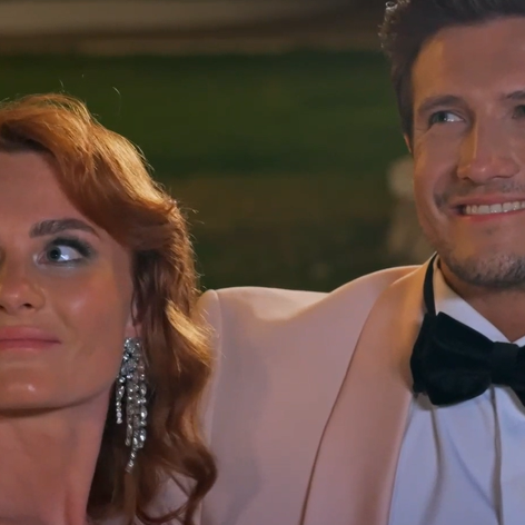 Z vášnivého bozku od Mary stratil Jan reč