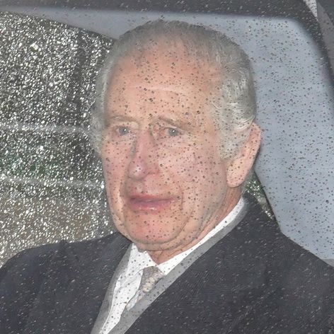 Kráľ Karol III. sa vrátil do Londýna, aby pokračoval v liečbe