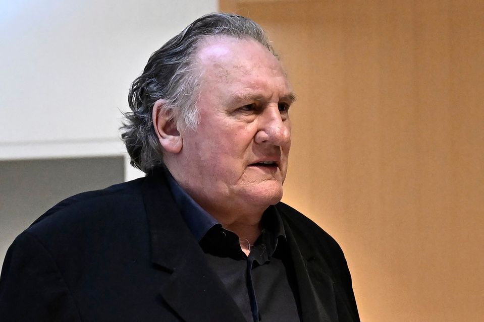 Začal sa súdny proces s hercom Gérardom Depardieuom