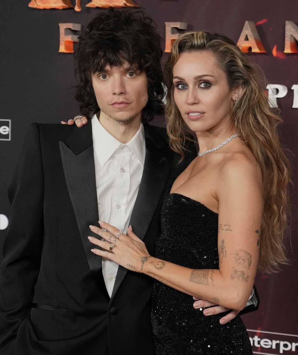 Miley Cyrus a hudobník Maxx Morando sa po štyroch rokoch zasnúbili.