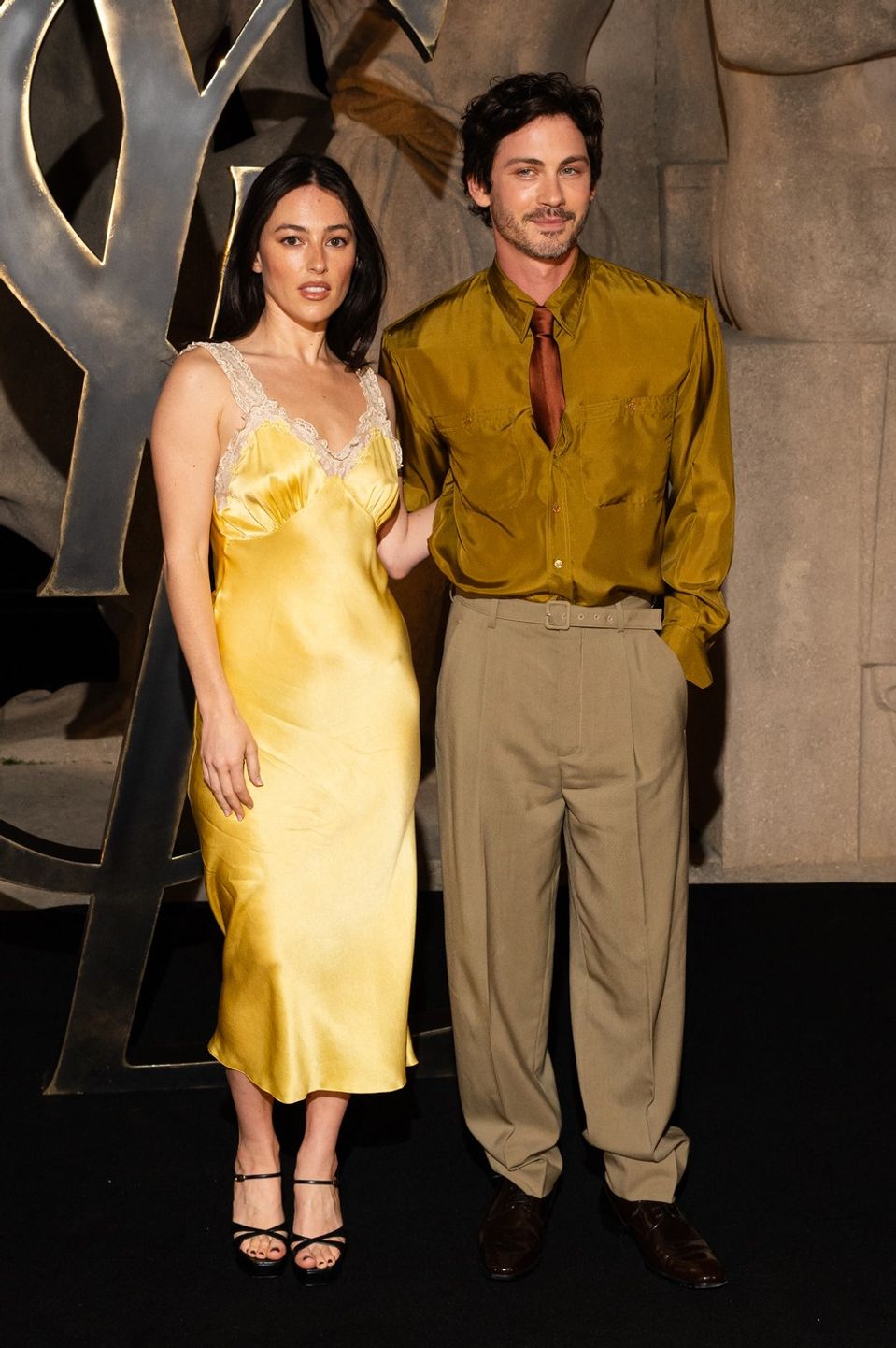 Logan Lerman a Ana Corrigan na Paris Fashion Weeku.