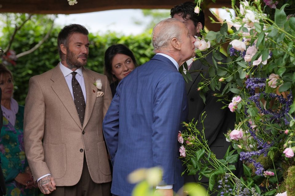 King Charles a David Beckham na výstave. 