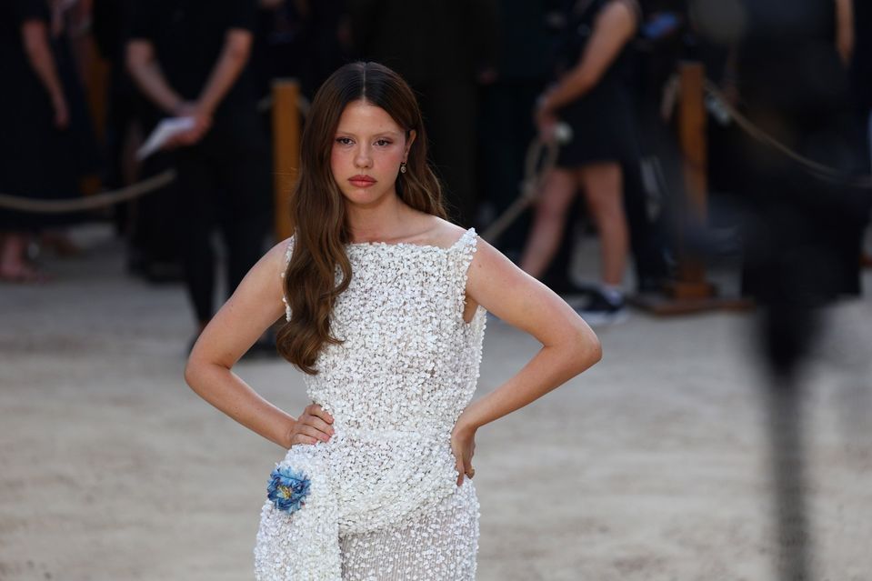 Mia Goth na press turné k filmu Odysea