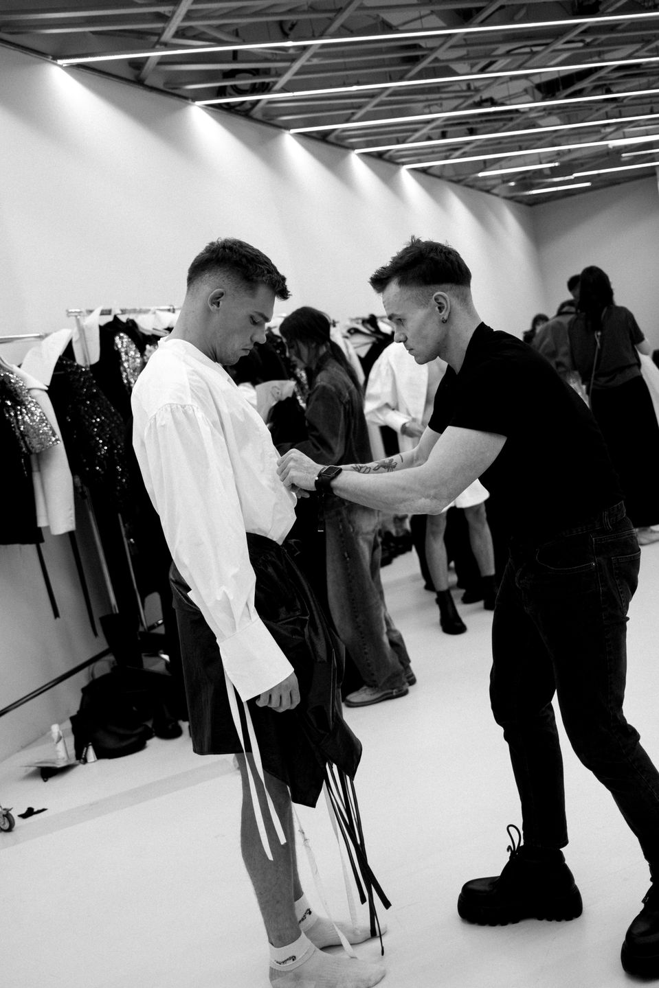 Pavol Dendis v backstage pred prehliadkou. 