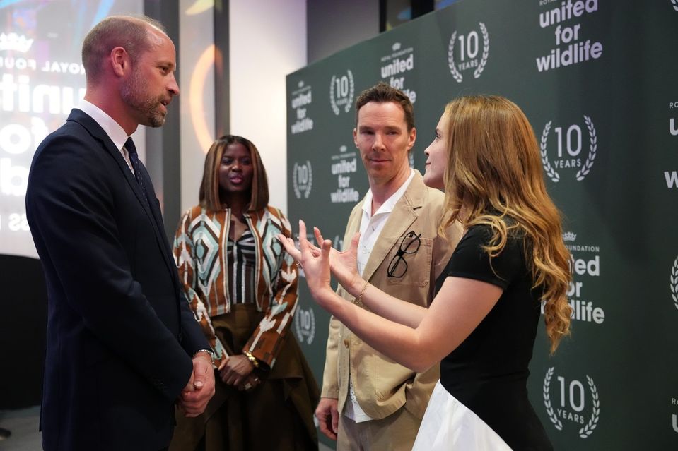 Emma Watson v náruživej diskusii s princom Williamom a hercom Benedictom Cumberbatchom.