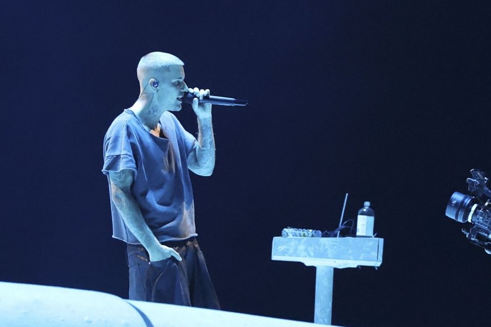 Justin Bieber vystúpi ako jedna z hviezd FIFA halftime šou.