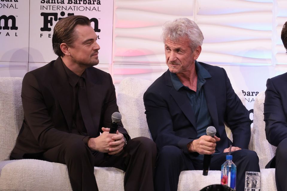 Leonardo DiCaprio (vľavo) a Sean Penn