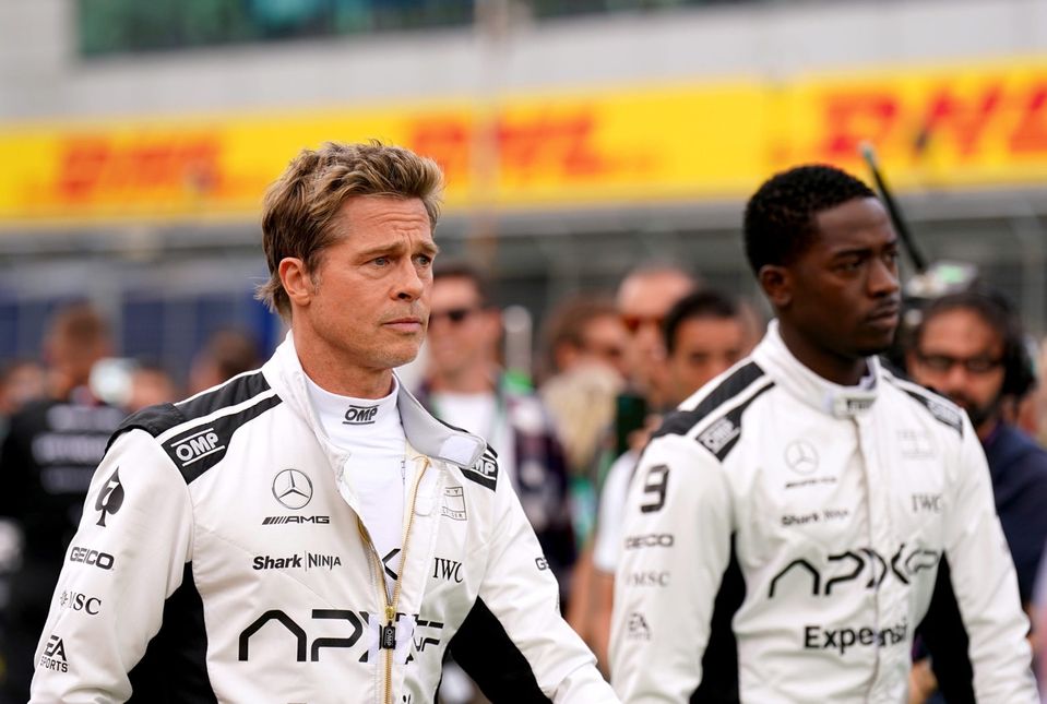 Brad Pitt a Damson Idris vo filme F1